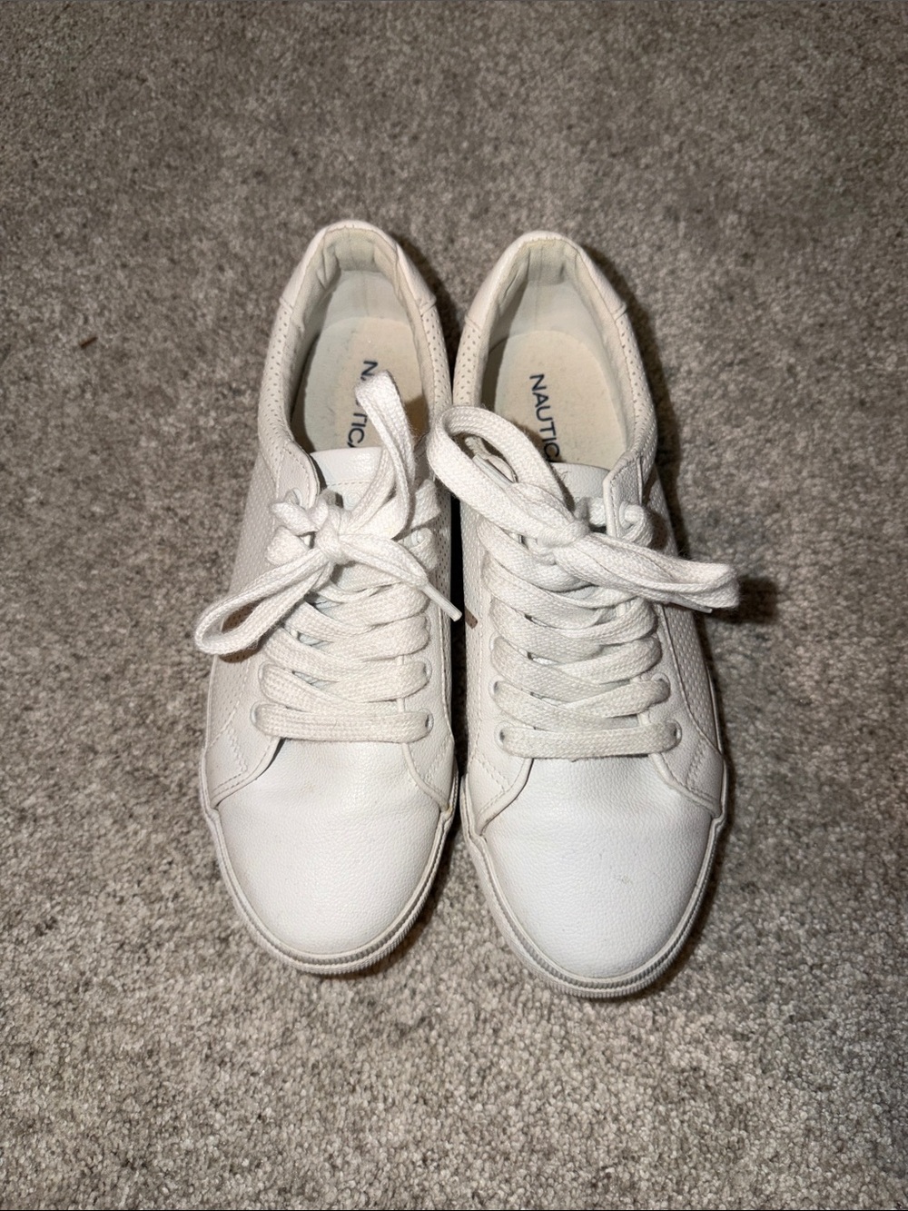Nautica Women's White Low-Top Casual Lace-Up Sneakers